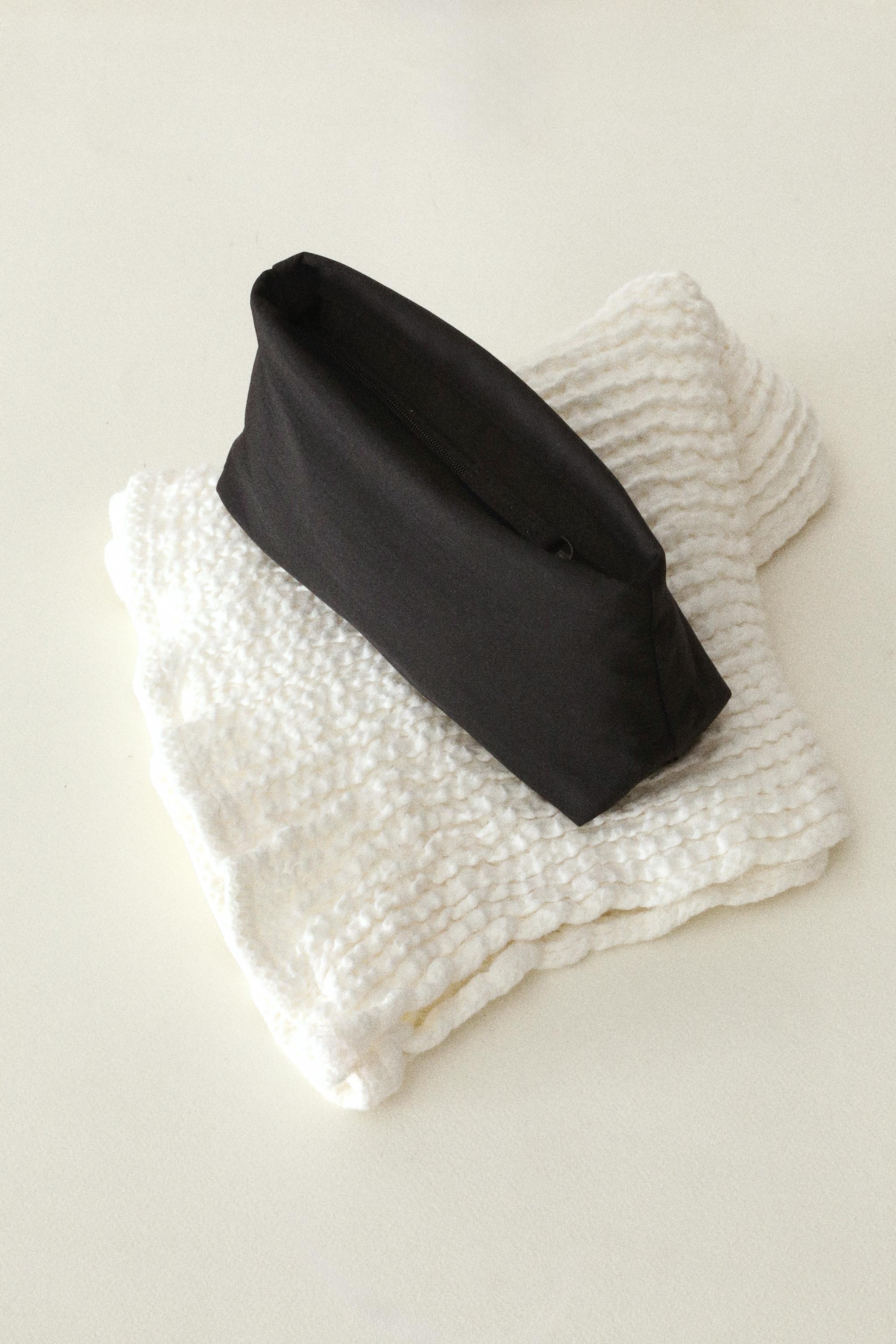 TECHNICAL FABRIC MEDIUM TOILETRY BAG
